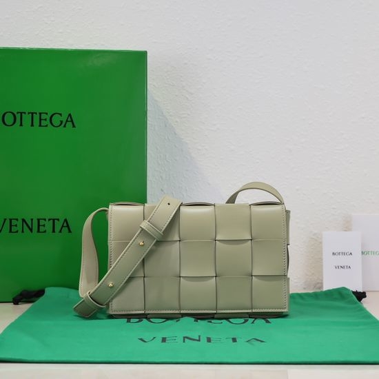Bottega Veneta BV Cassette Lambskin Shoulder Bag 6687