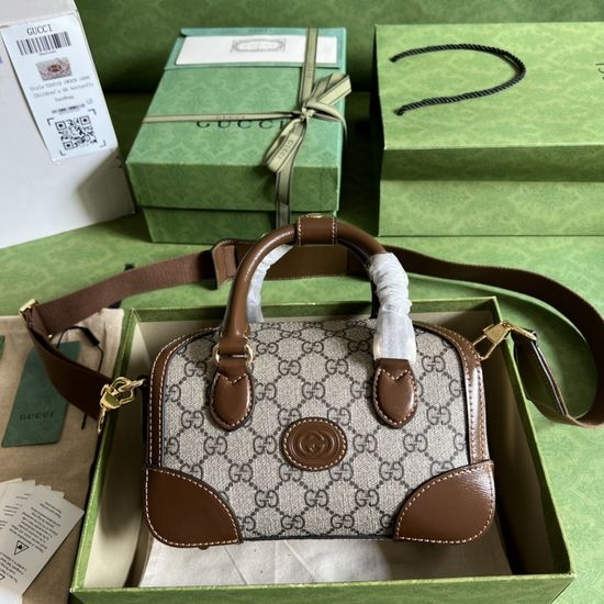Gucci GG Supreme Travel Bag with Double G Tag 723307