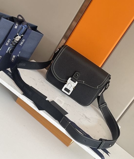 Christian Dior CD Saddle Messenger Bag with Aluminum Buckle 93362