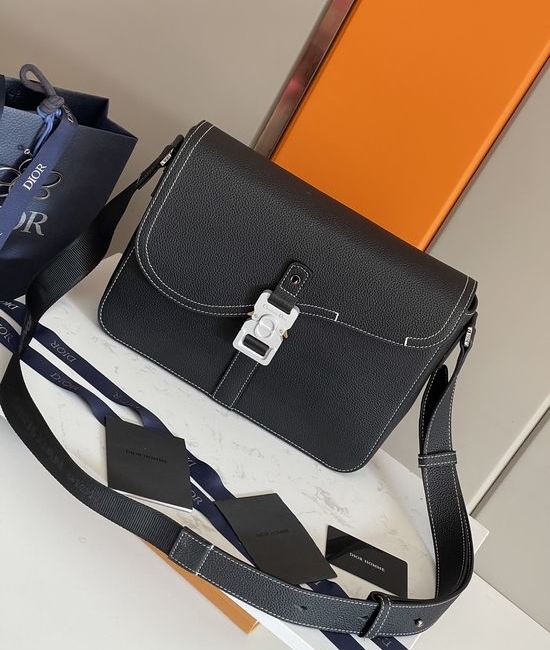 Christian Dior CD Saddle Messenger Bag 93363