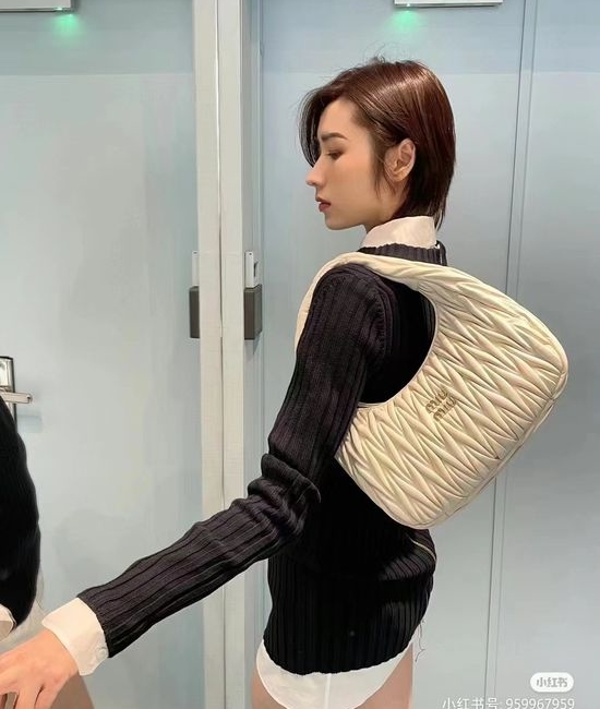 Miu Miu 5BC108 Vintage Matte Hardware Shoulder Bag 15984