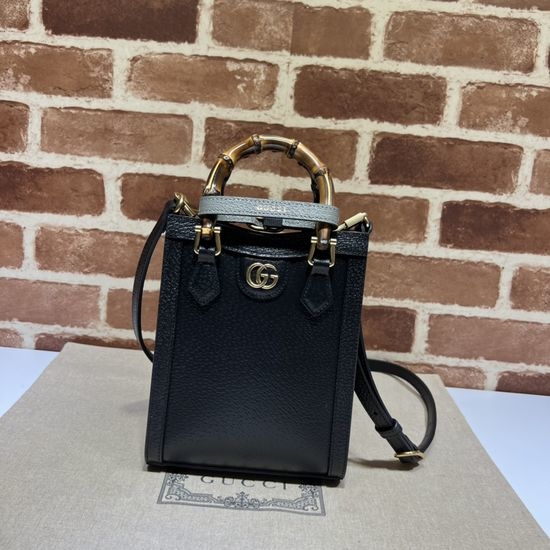 Gucci Leather Shoulder Bag 739079