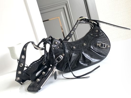 Balenciaga Le Cagole Half-moon Shoulder Bag 59005
