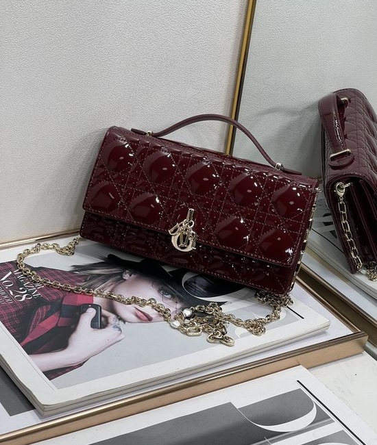 Christian Dior CD Cannage Pearl Chain Clutch 0604
