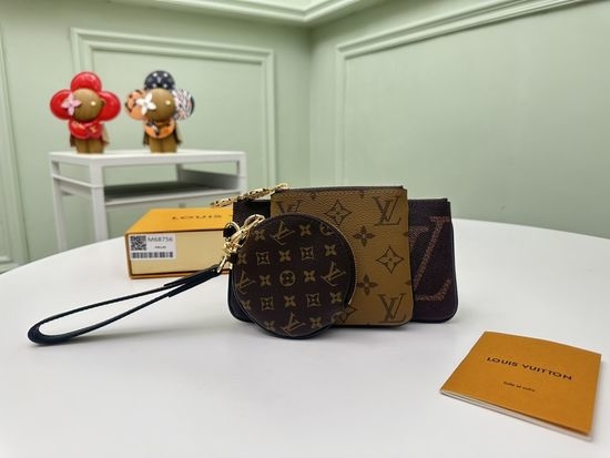 Louis Vuitton LV Trio Clutch Bag M68756