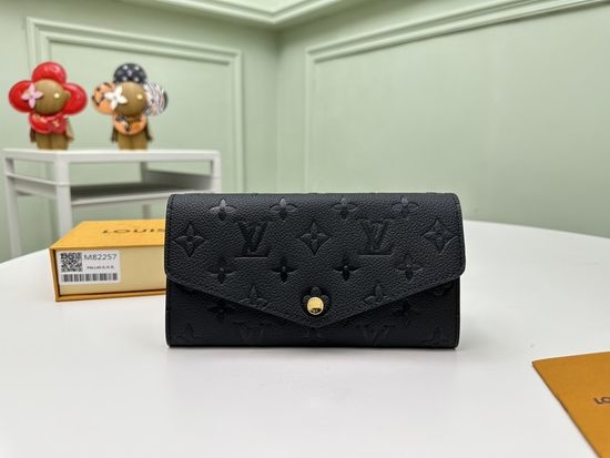 Louis Vuitton LV Sarah Envelope Leather Wallet M82257
