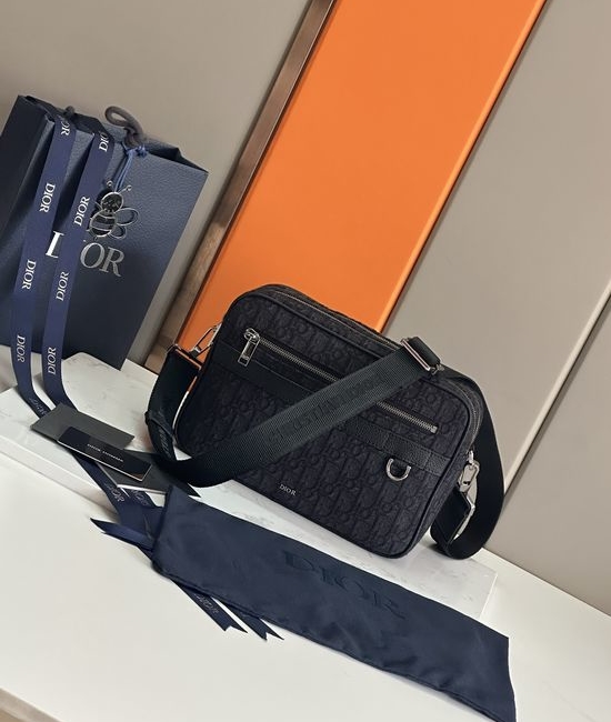 Christian Dior CD Safari Classic Oblique Bag 93307