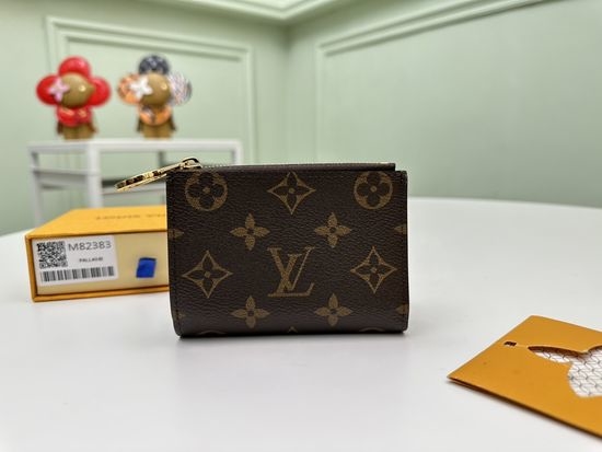 Louis Vuitton LV Portefeuille Lisa Wallet M82383