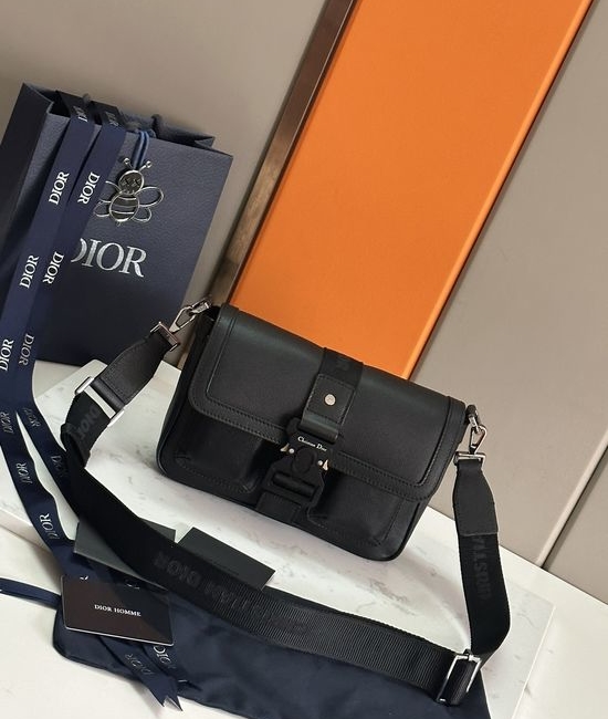 Christian Dior CD Hit the Road Handbag 1ESME 93380