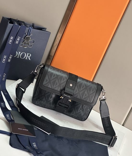 Christian Dior CD Hit the Road Handbag 1ESME 93380