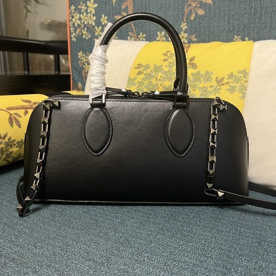 Valentino GARAVANI ROCKSTUD Calfskin Handbag 12486