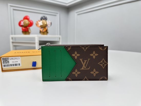 Louis Vuitton LV Monogram Coin Card Holder M82913