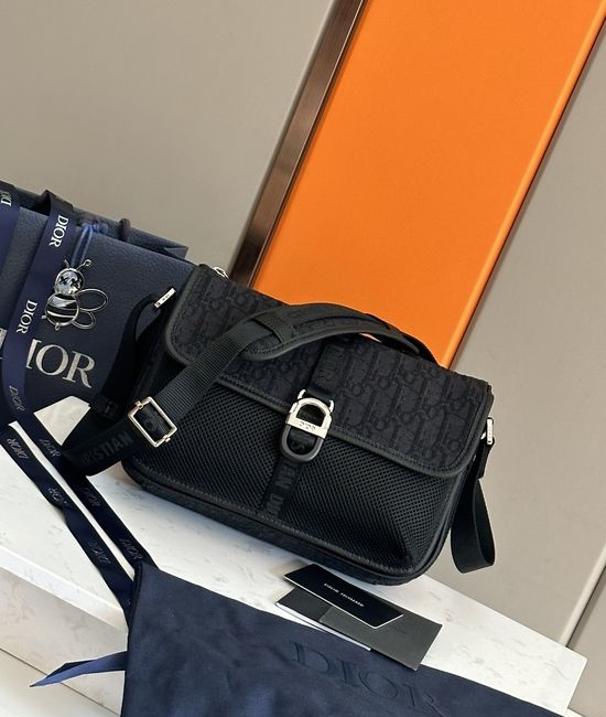 Christian Dior CD 8 Oblique Print Shoulder Bag 93382