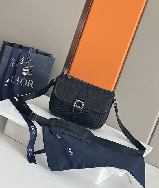 Christian Dior CD Christian Dior CD 8 Crossbody Bag 93379