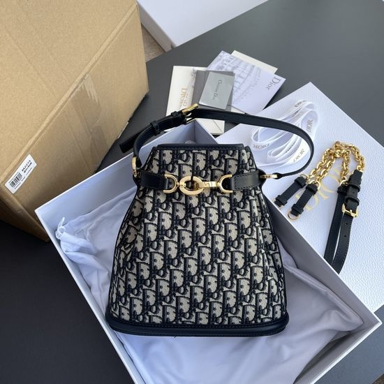 Christian Dior CD 30 Montaigne Chain Bucket Bag M2271