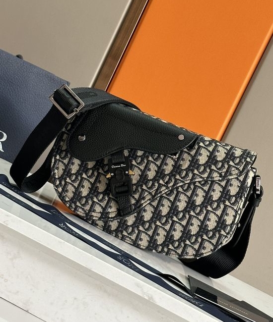 Christian Dior CD Saddle Messenger Bag 93393