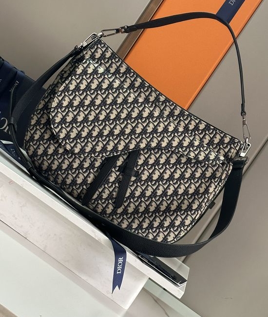 Christian Dior CD Saddle Soft Grain Leather Bag 93331