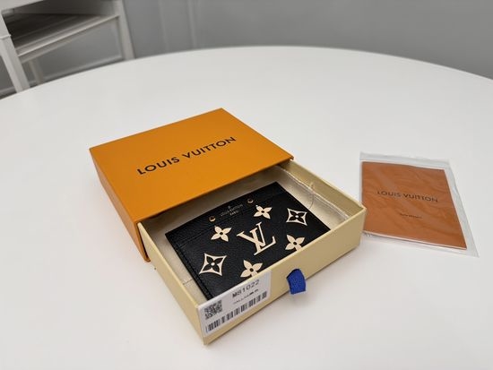 Louis Vuitton LV Monogram Empreinte Leather Card Holder M81022