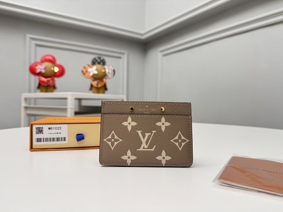 Louis Vuitton LV Card Holder Monogram Leather M81022