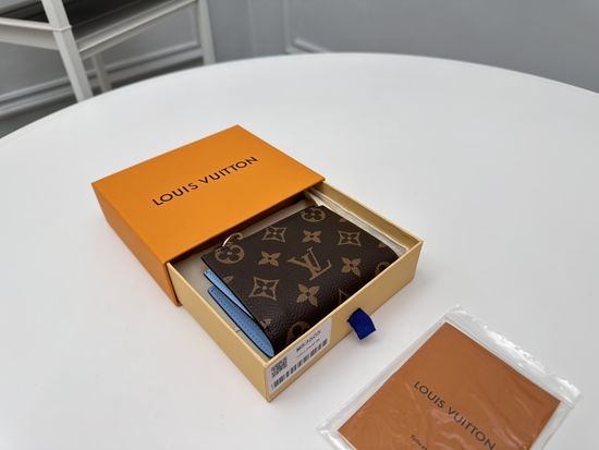 Louis Vuitton LV Portefeuille Lisa Wallet M83605