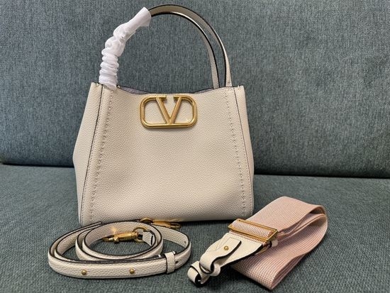 VALENTINO VLOGO Leather Handbag 6099
