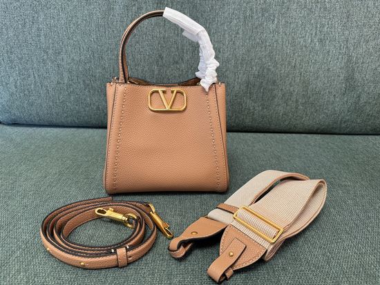 Valentino VLOGO SIGNATURE Grain Leather Handbag 6099