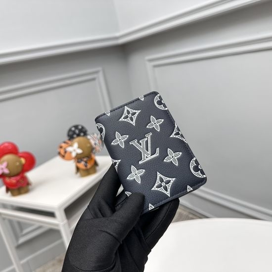 Louis Vuitton LV Monogram Compact Wallet M83378