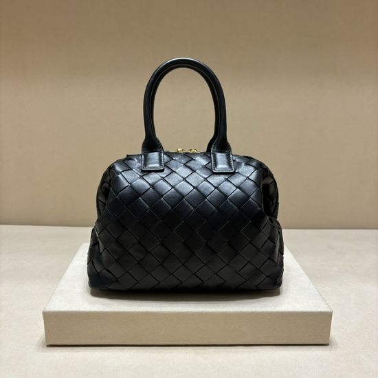 Bottega Veneta BV Intrecciato Woven Leather Bowling Bag 7460