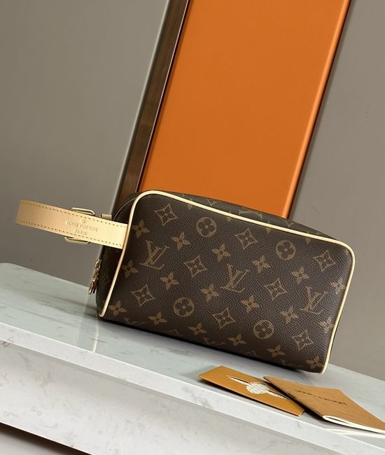 Louis Vuitton LV Locker Dopp Kit Cosmetic Bag M83112