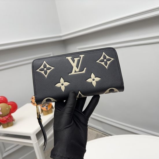 Louis Vuitton LV Monogram Pattern Round Zip Wallet M80481
