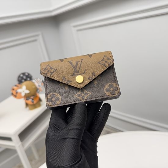 Louis Vuitton LV Monogram Card Holder M81855