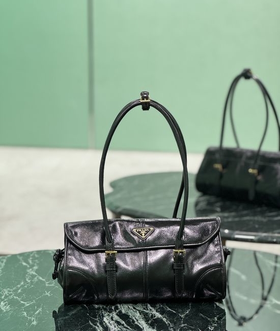 Prada Patent Leather Handbag Flap Closure 1BD376