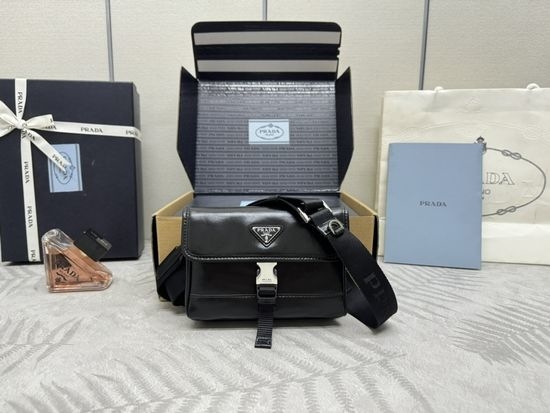 Prada Oil Wax Leather Small Messenger Bag 2ZH108