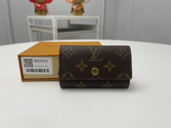 Louis Vuitton LV Monogram Canvas Key Holder M62630