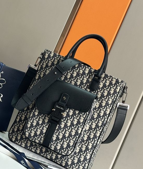 Christian Dior CD Saddle Handbag Oblique Print 1ADSH241YKS_H93911