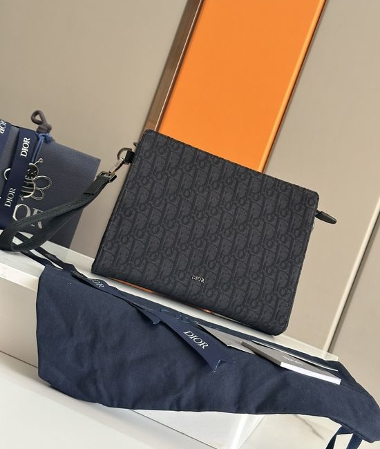 Christian Dior CD Oblique A5 Clutch 2ESCA483YKY_H03E