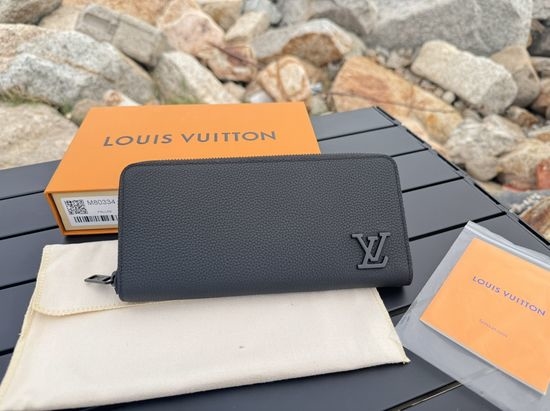 Louis Vuitton LV Zippee Horizontal Wallet Aerogram M80334