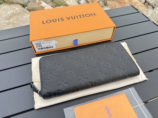 Louis Vuitton LV Zippee Wallet Horizonal Redesigned M11721
