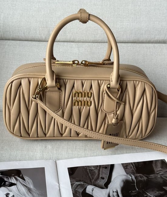 Miu Miu Bowling Bag Classic Matelasse bc148A