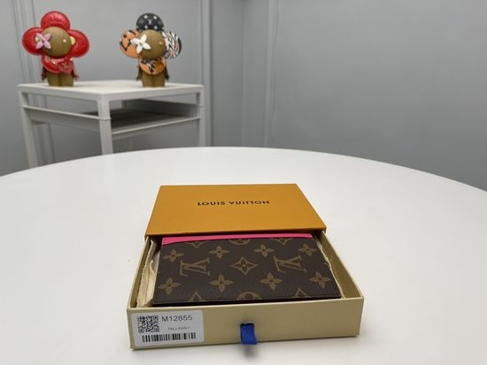Louis Vuitton LV Leather Passport Holder M12825