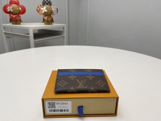 Louis Vuitton LV Monogram Card Holder M12843
