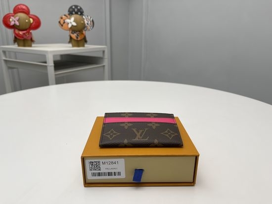 Louis Vuitton LV Monogram Canvas Card Holder M12841