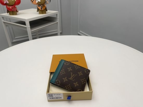 Louis Vuitton LV Portefeuille Multiple Canvas Wallet M12836
