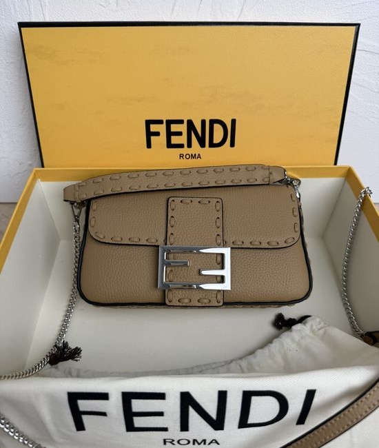 Fendi Baguette Bag Premium Leather 600S