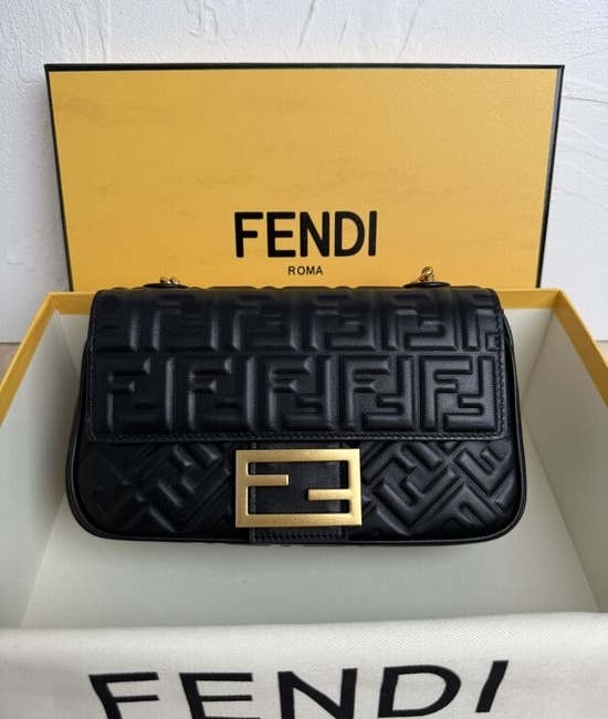 Fendi Baguette Lambskin Chain Handbag 793