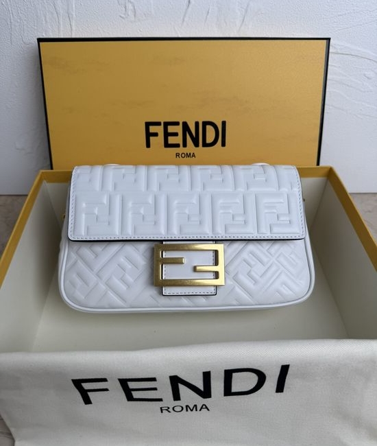 Fendi Baguette Lambskin Chain Handbag 793