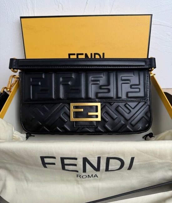 Fendi Baguette Medium Leather Handbag 0191m