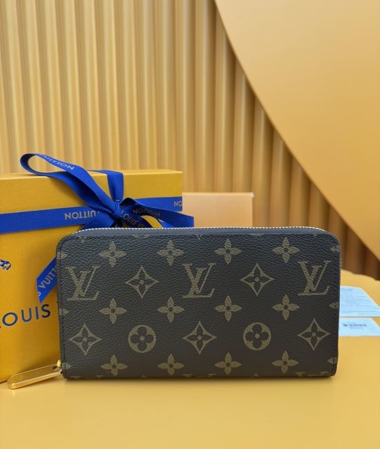 Louis Vuitton LV Zippy Monogram Canvas Zipper Wallet M42616