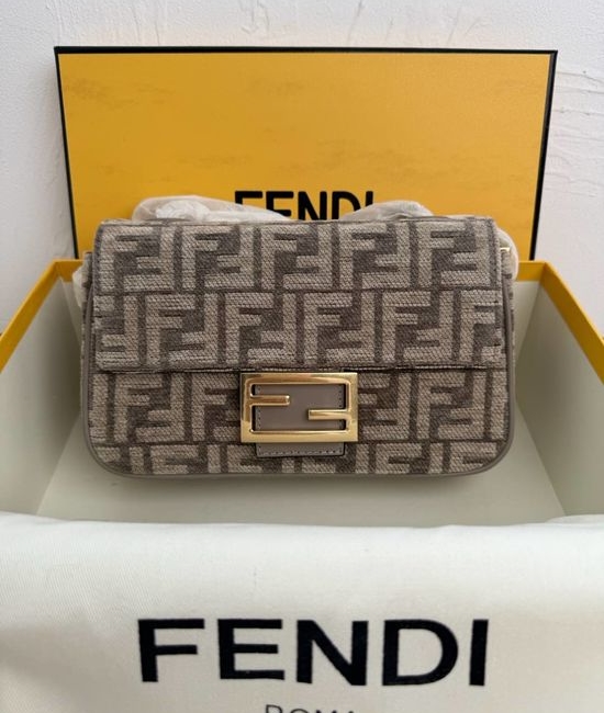 Fendi Baguette Jacquard Chain Handbag 793