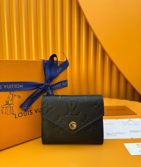 Louis Vuitton LV Zoe Wallet with Monogram Print Leather M62935